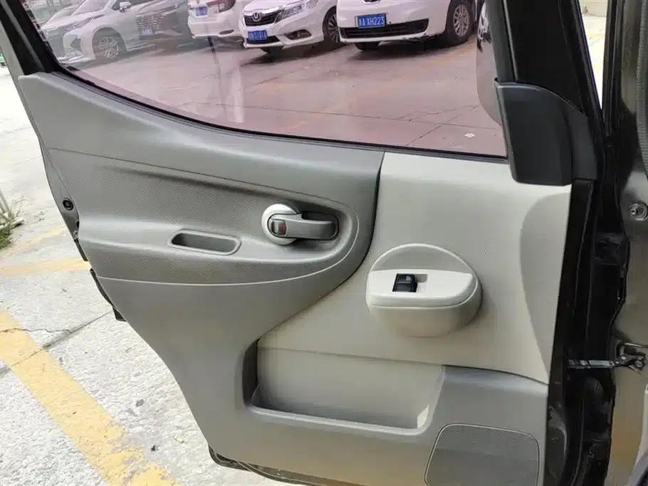 Nissan NV200 2014 1.6L CVT Premium (National V Emission Standard) — миниатюра 7