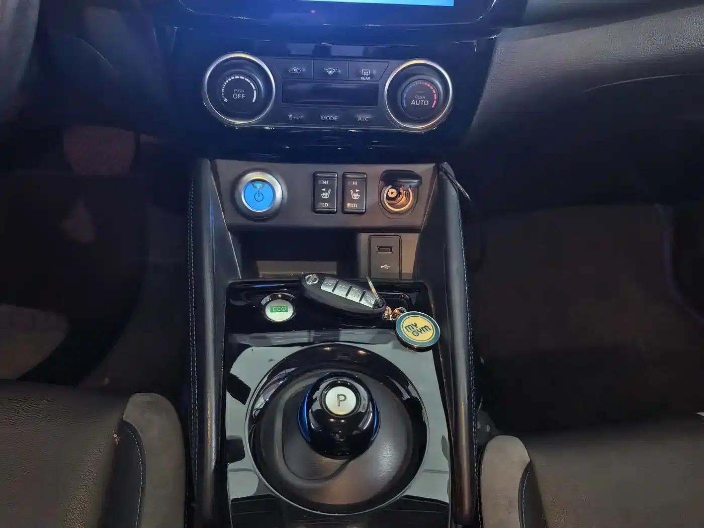 Nissan Sylphy EV 2018 Smart Edition — миниатюра 13