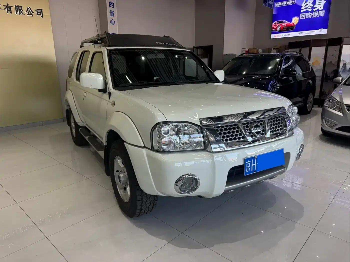 Nissan Paladin 2013 2.4L 4WD Standard Edition (China V Emission Standard) — миниатюра 3