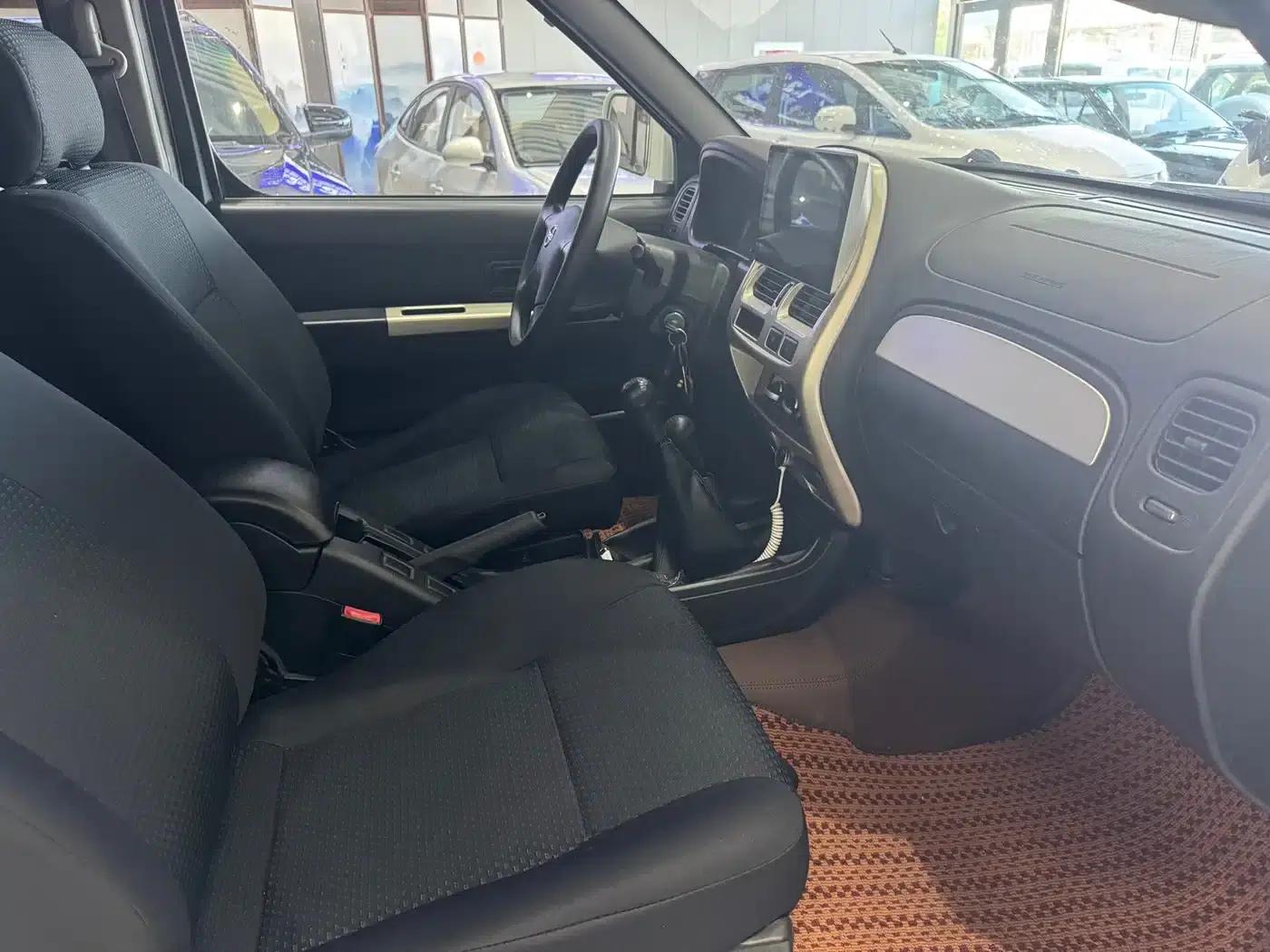 Nissan Paladin 2013 2.4L 4WD Standard Edition (China V Emission Standard) — миниатюра 8
