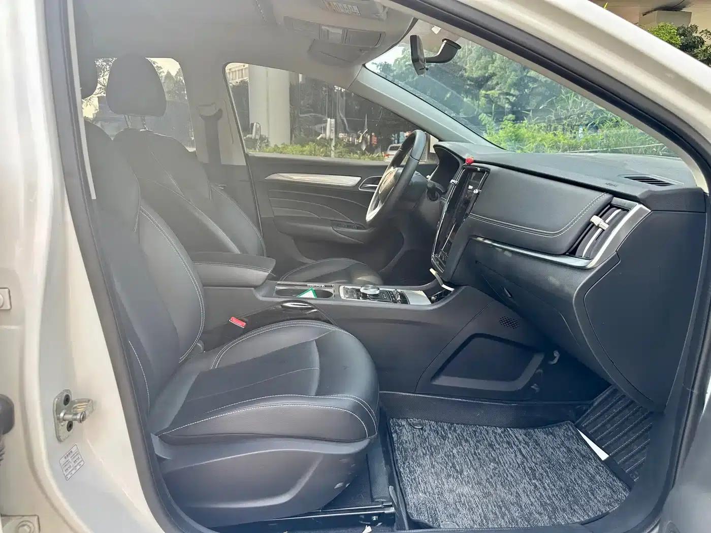 Roewe i6 New Energy 2017 45T Hybrid Connected Smart Edition — миниатюра 7