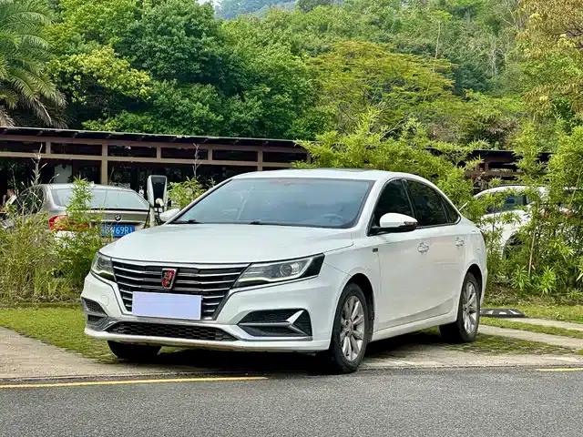 Roewe i6 New Energy 2017 45T Hybrid Connected Smart Edition
