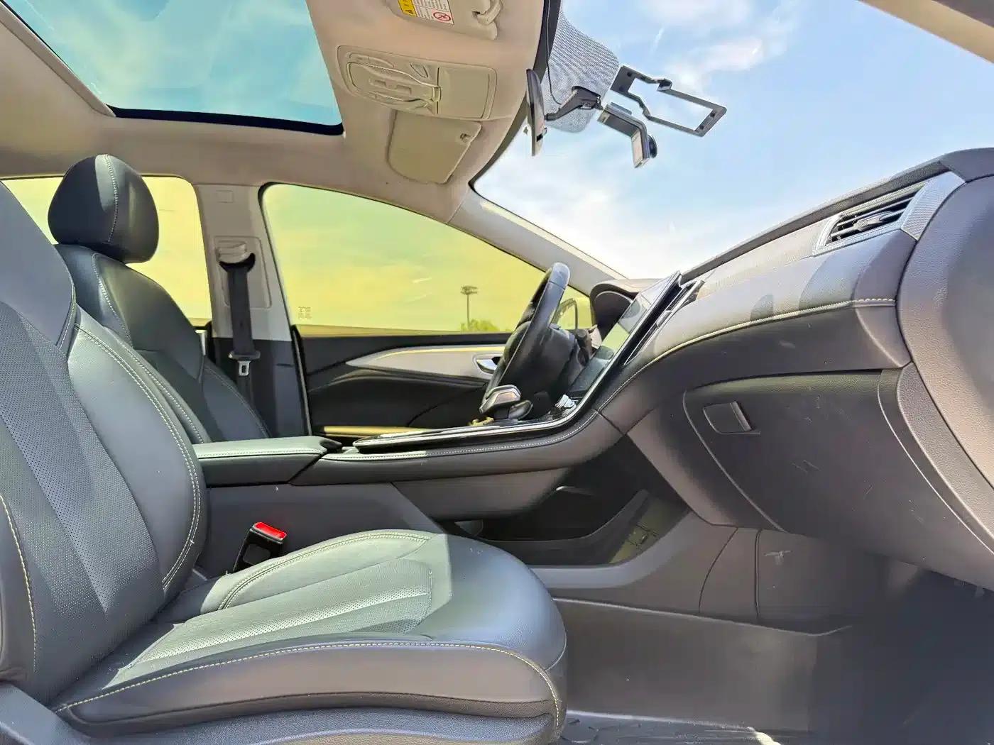 Roewe i6 MAX 2020 300TGI Automatic Cool Panoramic Sunroof Edition — миниатюра 14