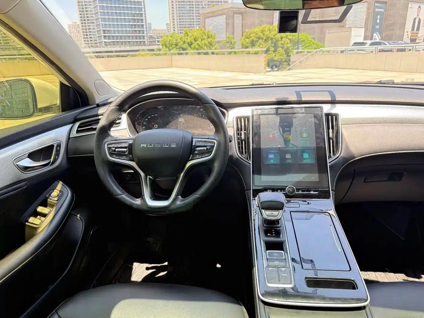 Roewe i6 MAX 2020 300TGI Automatic Cool Panoramic Sunroof Edition — миниатюра 18