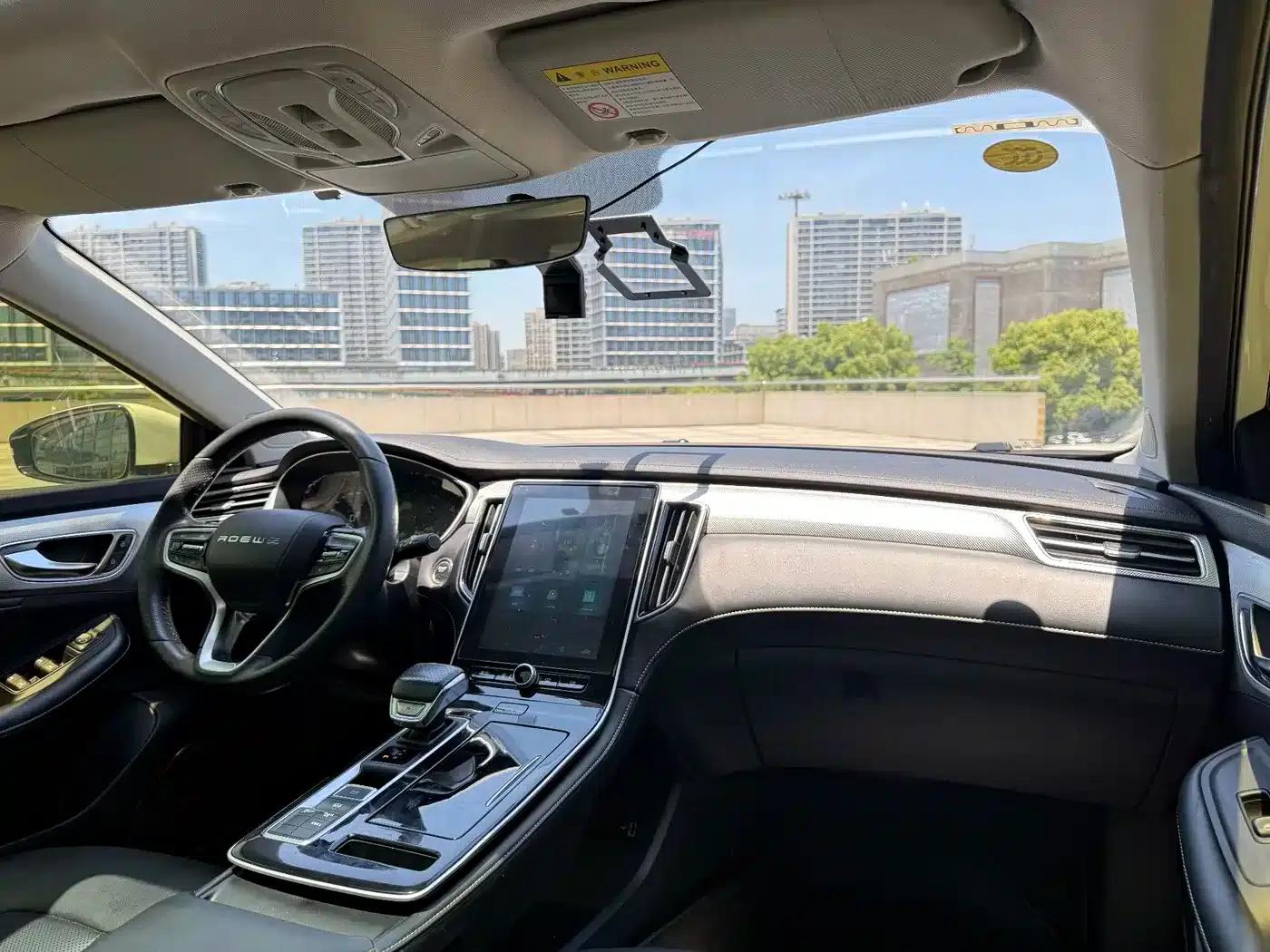 Roewe i6 MAX 2020 300TGI Automatic Cool Panoramic Sunroof Edition — миниатюра 19