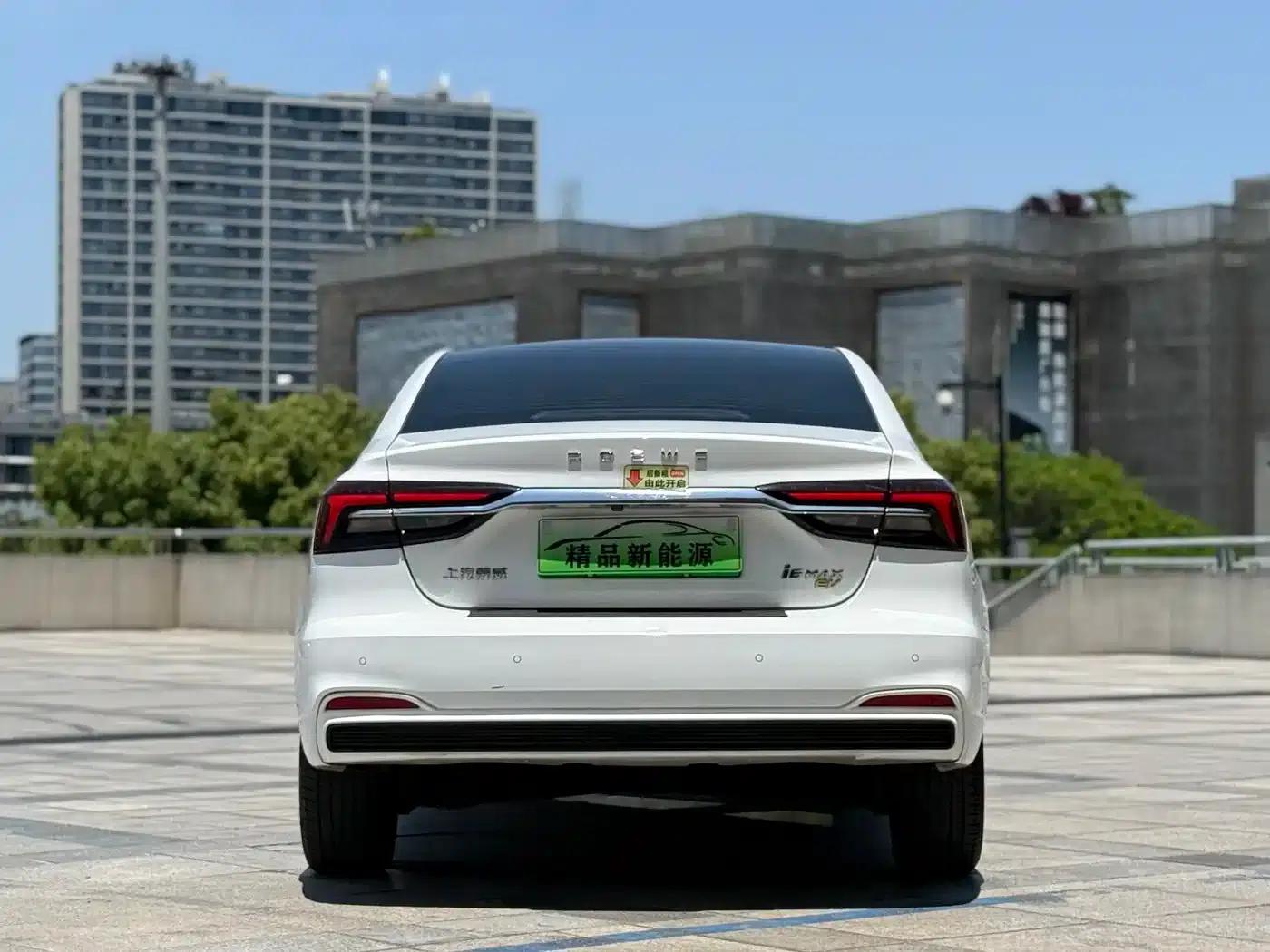 Roewe i6 MAX 2020 300TGI Automatic Cool Panoramic Sunroof Edition — миниатюра 5
