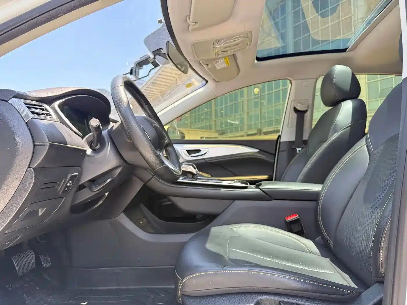 Roewe i6 MAX 2020 300TGI Automatic Cool Panoramic Sunroof Edition — миниатюра 9