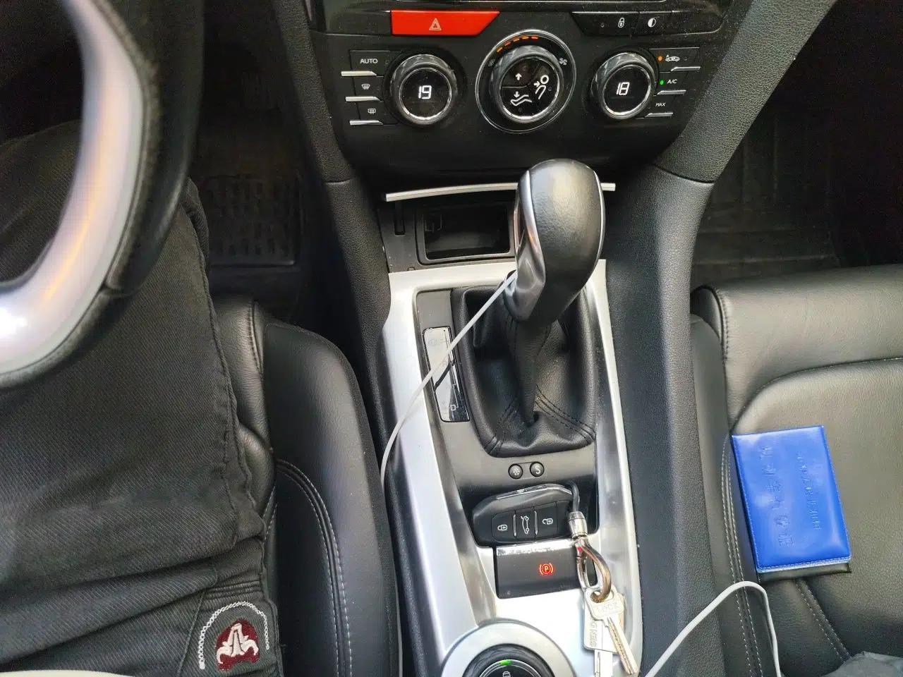 DS 6 2014 1.6T Luxury Edition THP160 — миниатюра 15