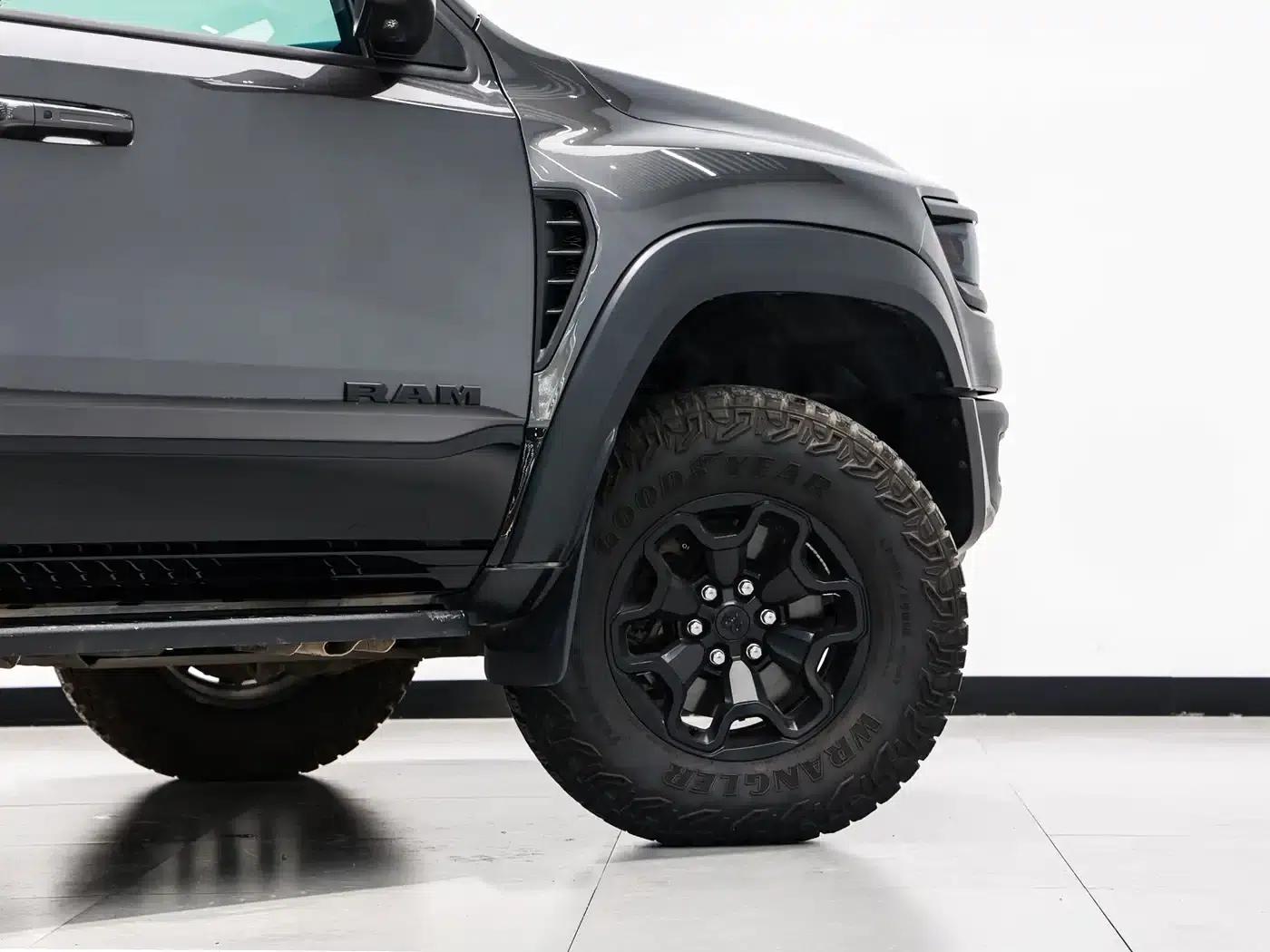 RAM Trucks Tyrannosaurus Rex 2022 6.2T US Spec — миниатюра 25