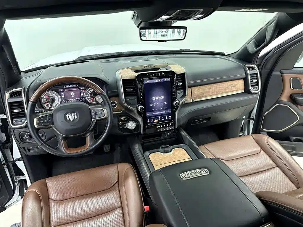 RAM Trucks 2024 5.7L Automatic — миниатюра 13