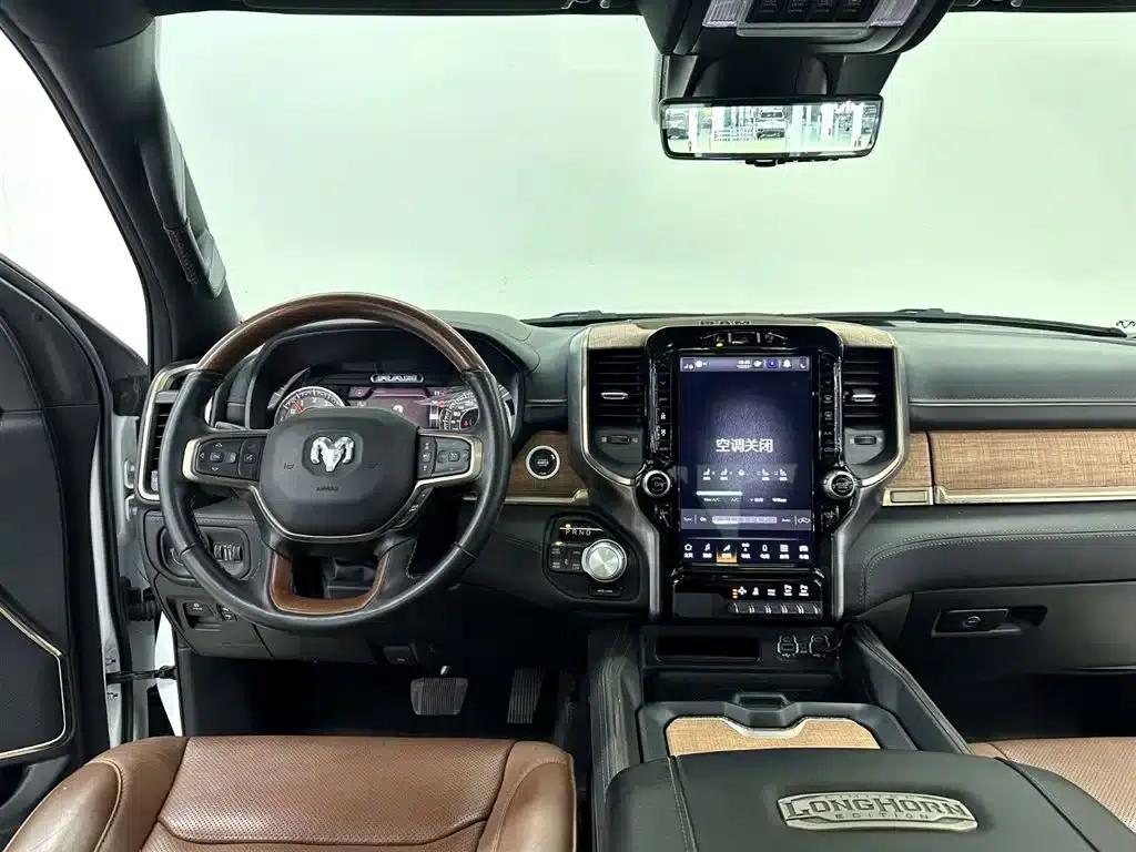 RAM Trucks 2024 5.7L Automatic — миниатюра 14