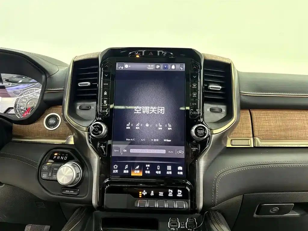 RAM Trucks 2024 5.7L Automatic — миниатюра 16