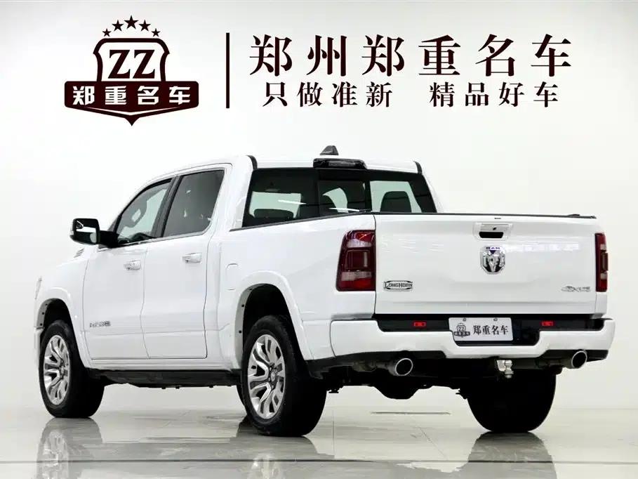 RAM Trucks 2024 5.7L Automatic — миниатюра 4