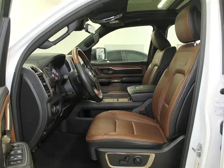 RAM Trucks 2024 5.7L Automatic — миниатюра 7