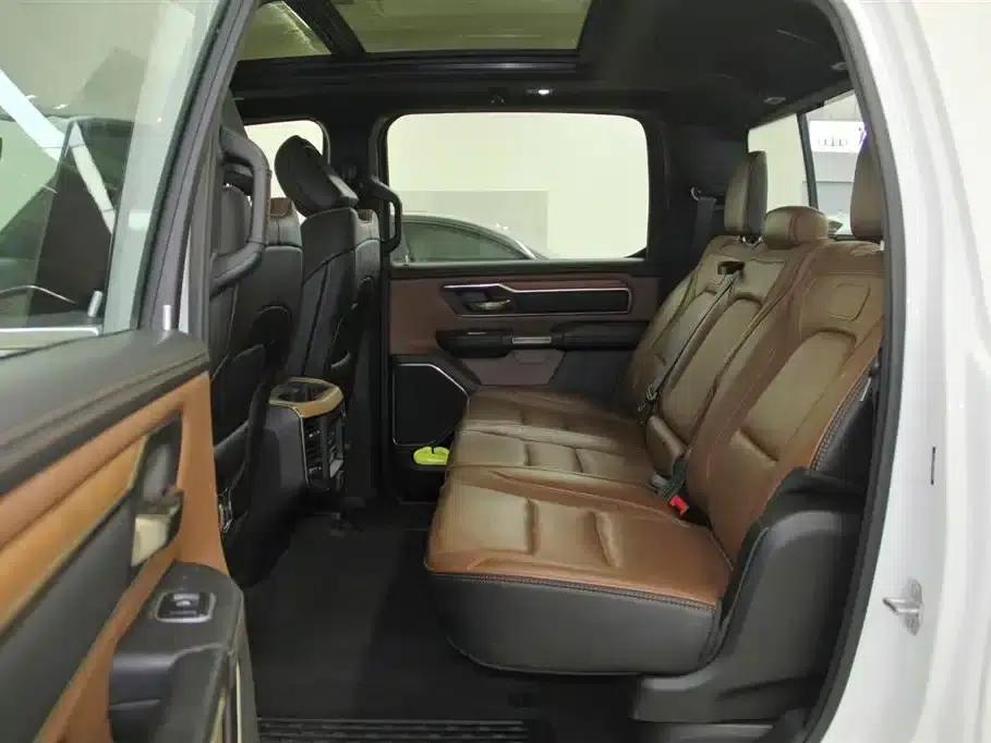 RAM Trucks 2024 5.7L Automatic — миниатюра 8