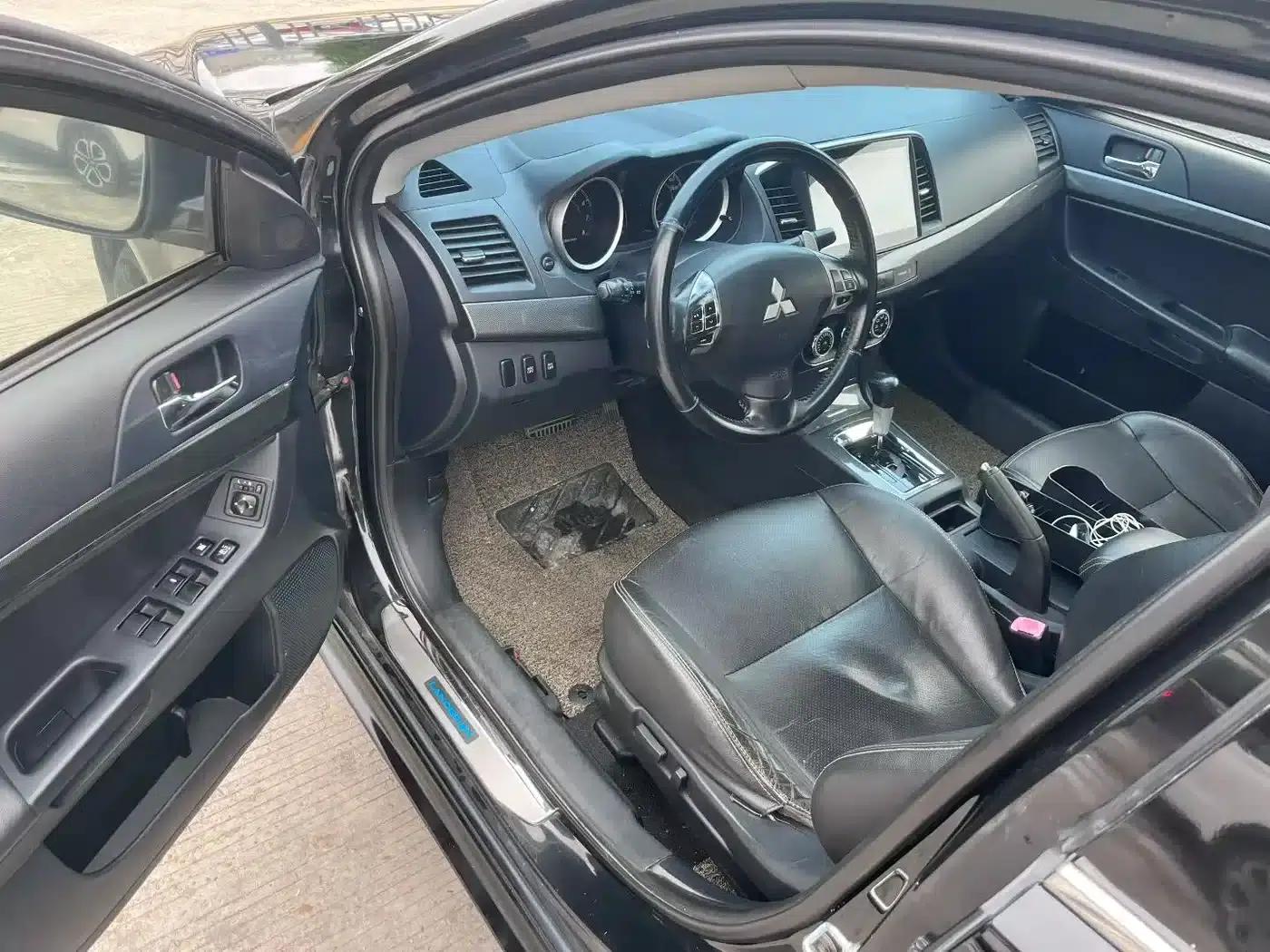 Lancer EX 2011 Yaris L 2.0L CVT Flagship Edition — миниатюра 4