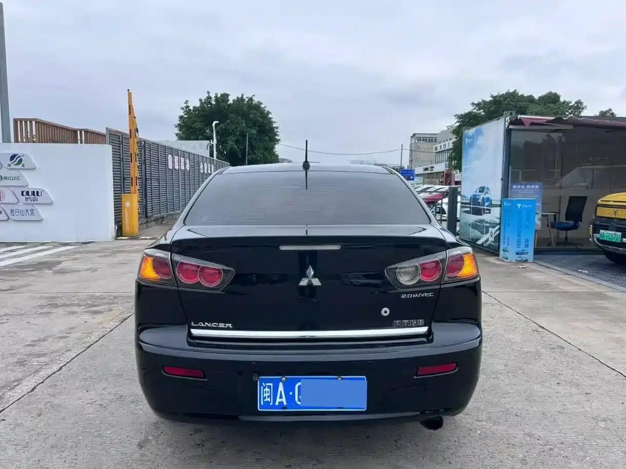 Lancer EX 2011 Yaris L 2.0L CVT Flagship Edition — миниатюра 9