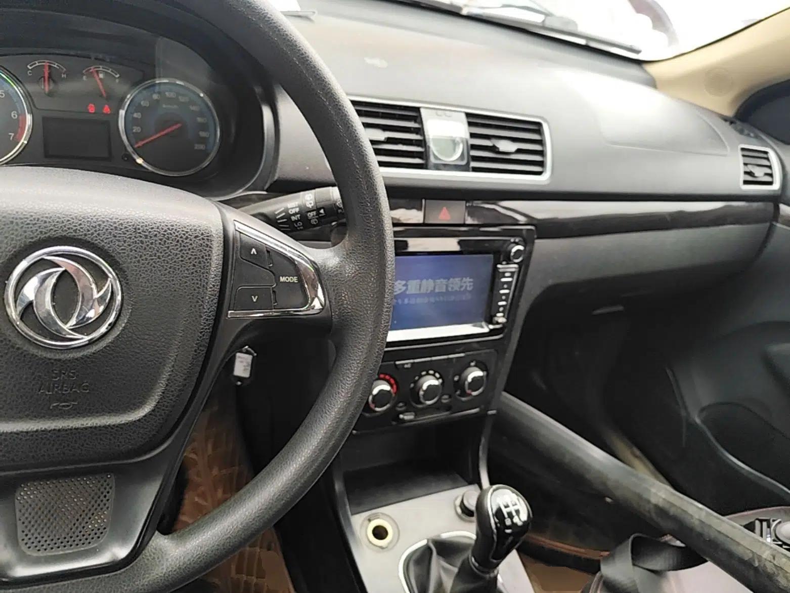 Dongfeng Fengon 370 2016 1.5L Manual Elite Home Edition 7-Seater — миниатюра 12