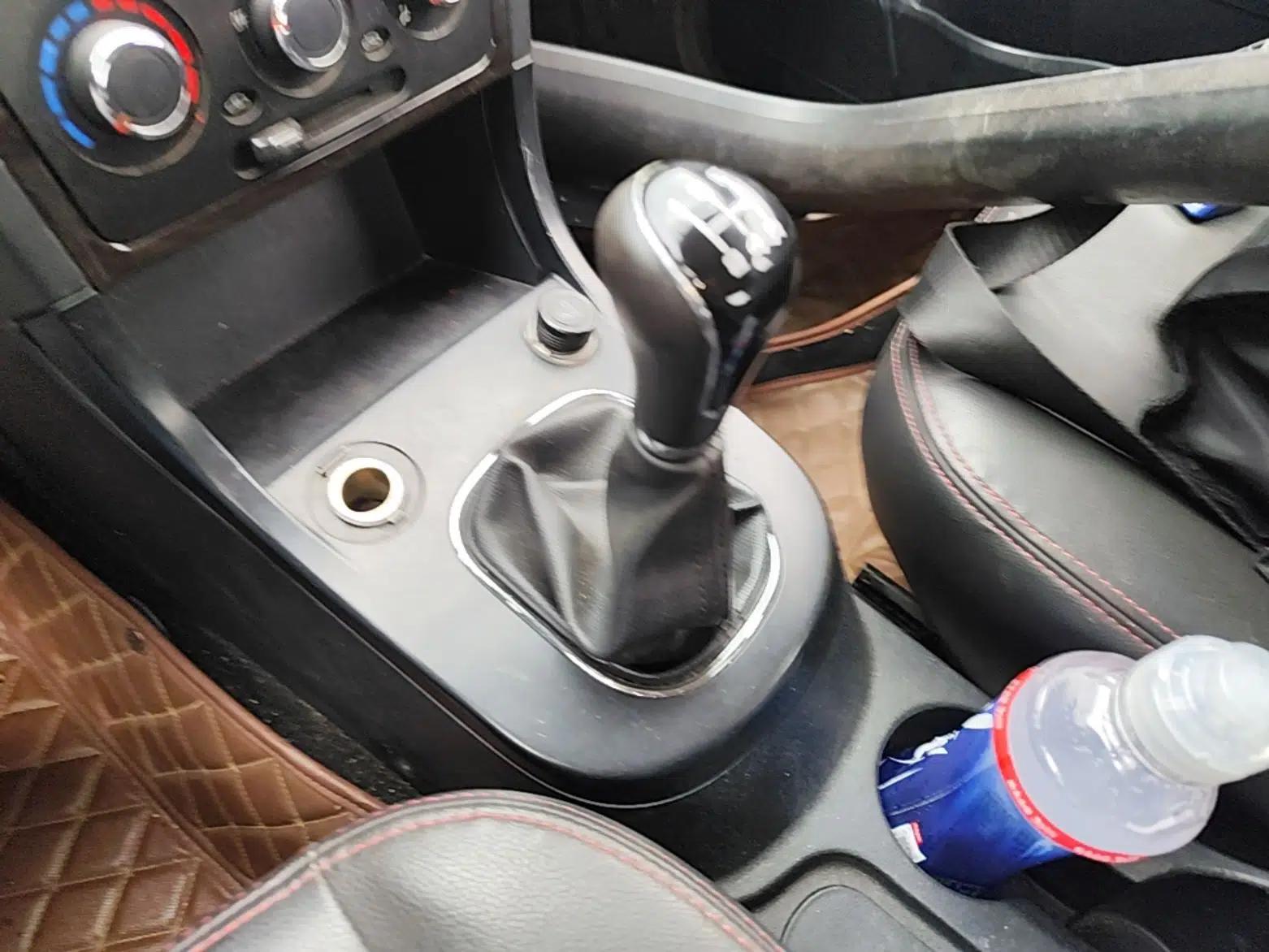 Dongfeng Fengon 370 2016 1.5L Manual Elite Home Edition 7-Seater — миниатюра 16