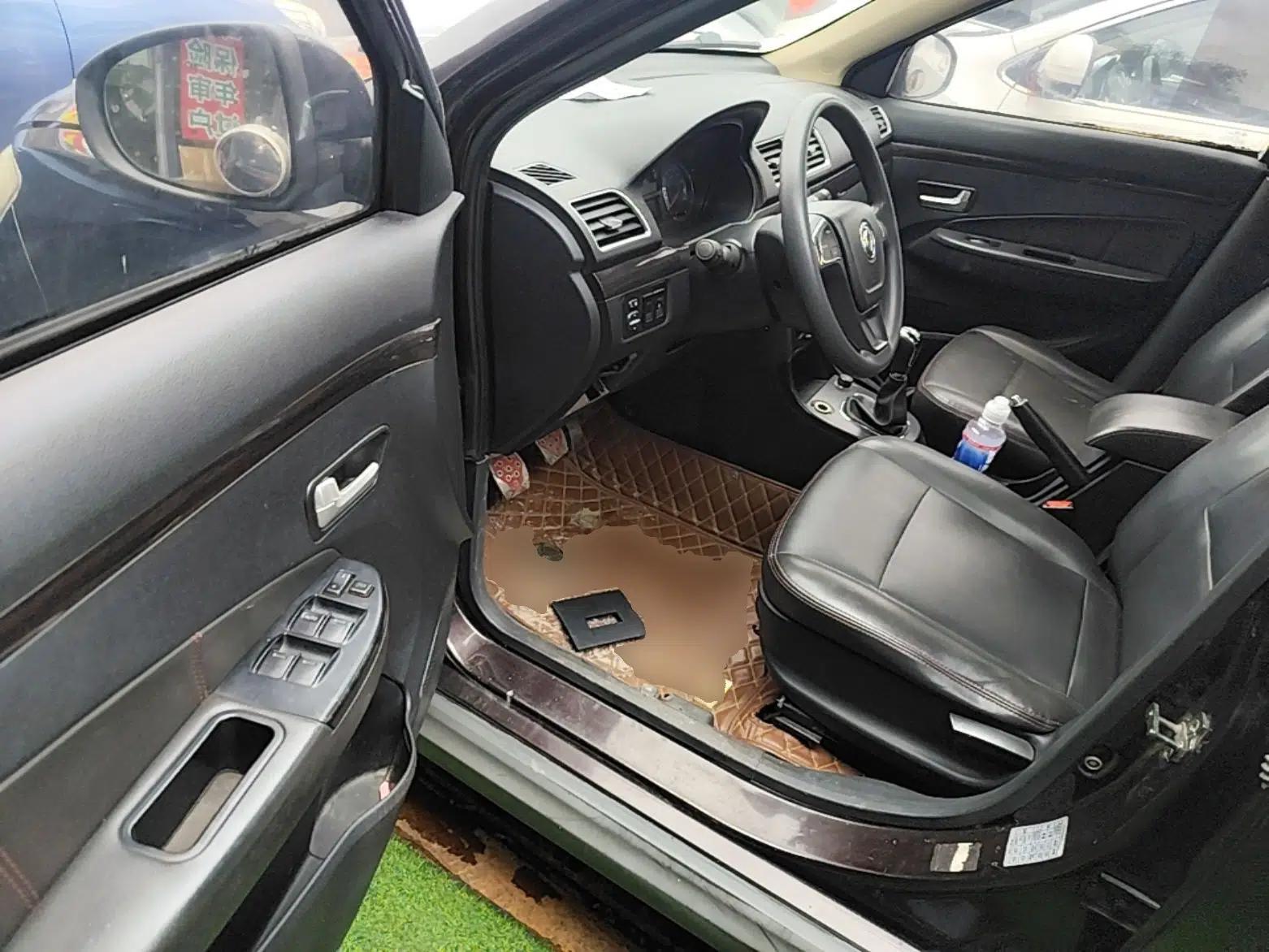 Dongfeng Fengon 370 2016 1.5L Manual Elite Home Edition 7-Seater — миниатюра 18