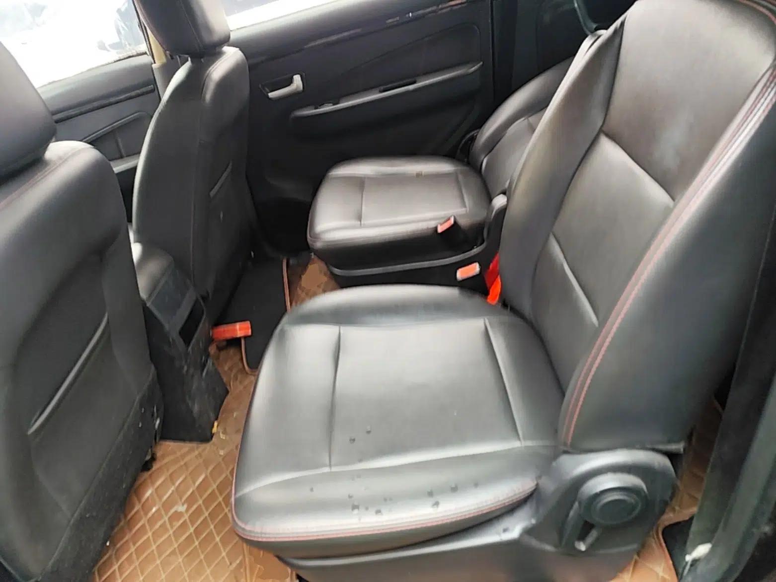 Dongfeng Fengon 370 2016 1.5L Manual Elite Home Edition 7-Seater — миниатюра 19