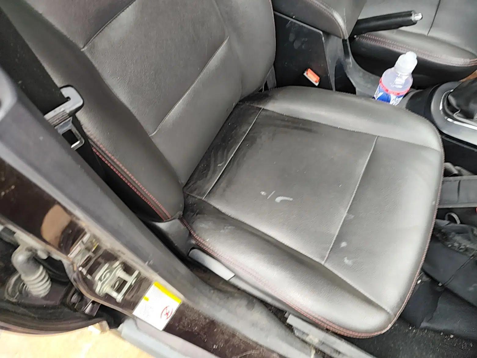 Dongfeng Fengon 370 2016 1.5L Manual Elite Home Edition 7-Seater — миниатюра 23