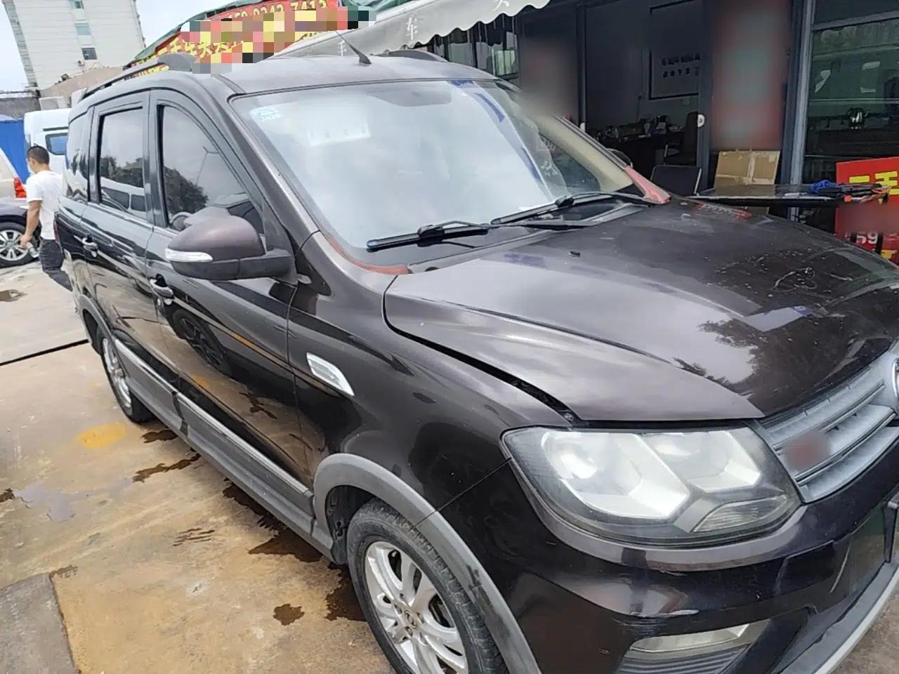 Dongfeng Fengon 370 2016 1.5L Manual Elite Home Edition 7-Seater — миниатюра 6