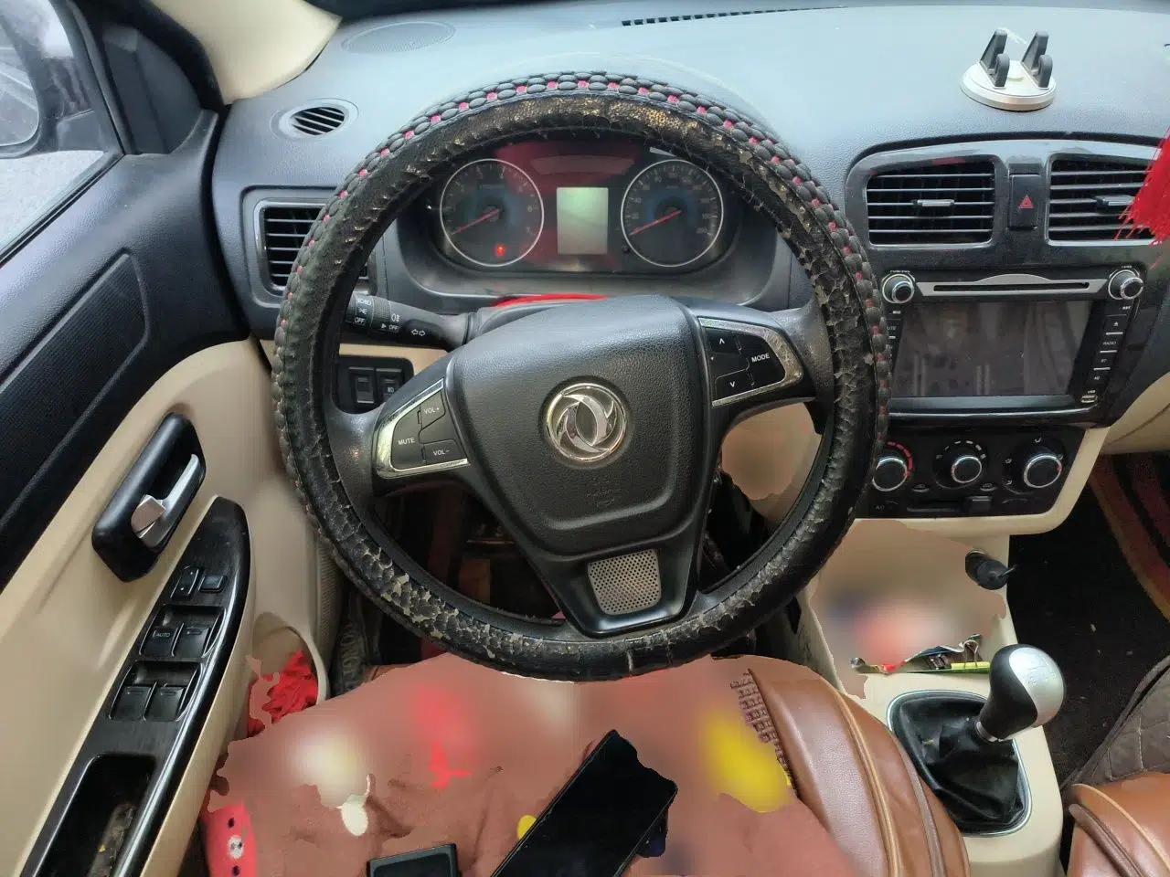 Dongfeng Fengon 370 2016 1.5L Manual Standard Edition SFG15-02 7 Seats — миниатюра 11