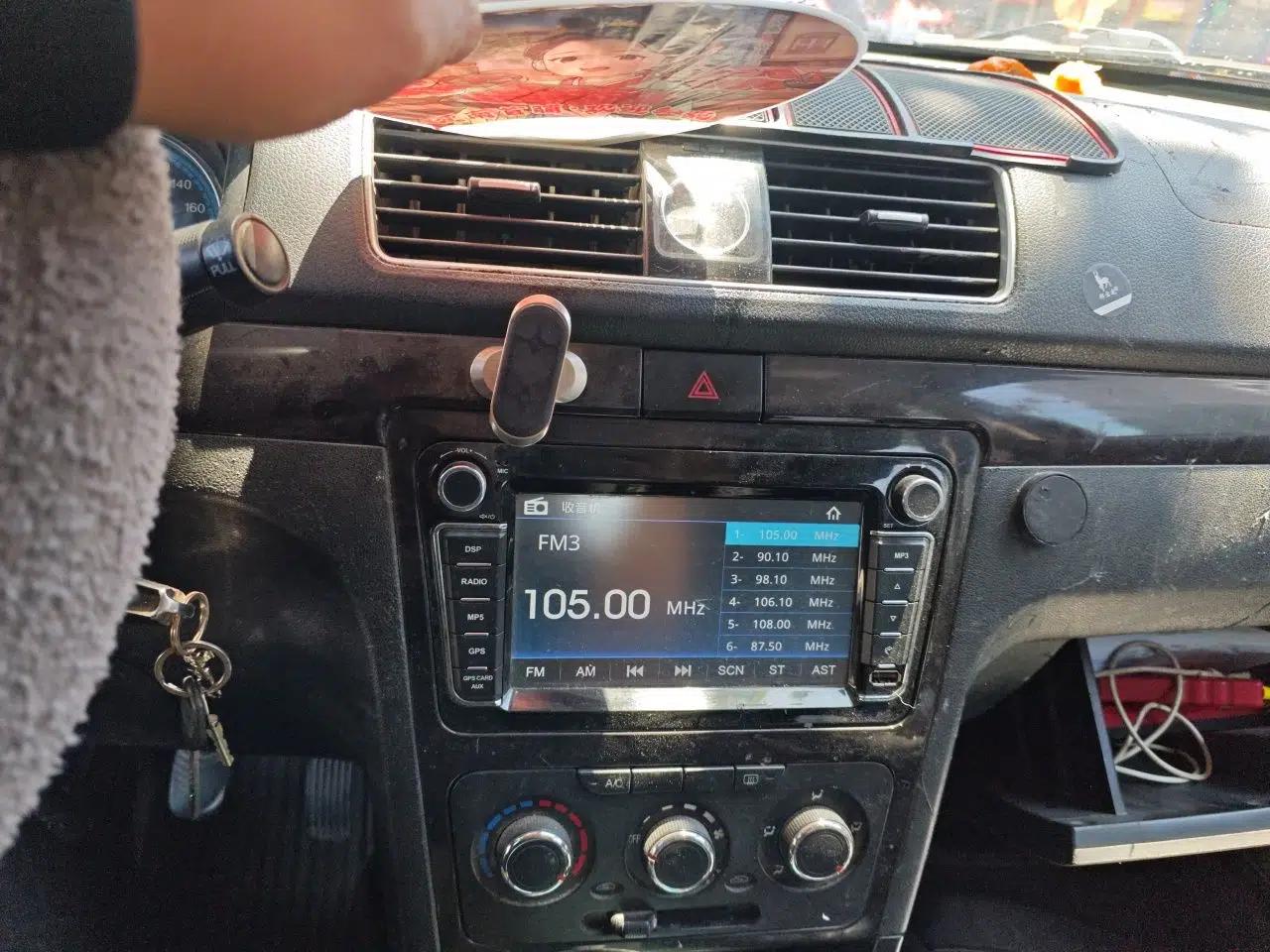 Dongfeng Fengon 360 2015 1.5L Manual Luxury 7-Seater China IV Standard — миниатюра 14