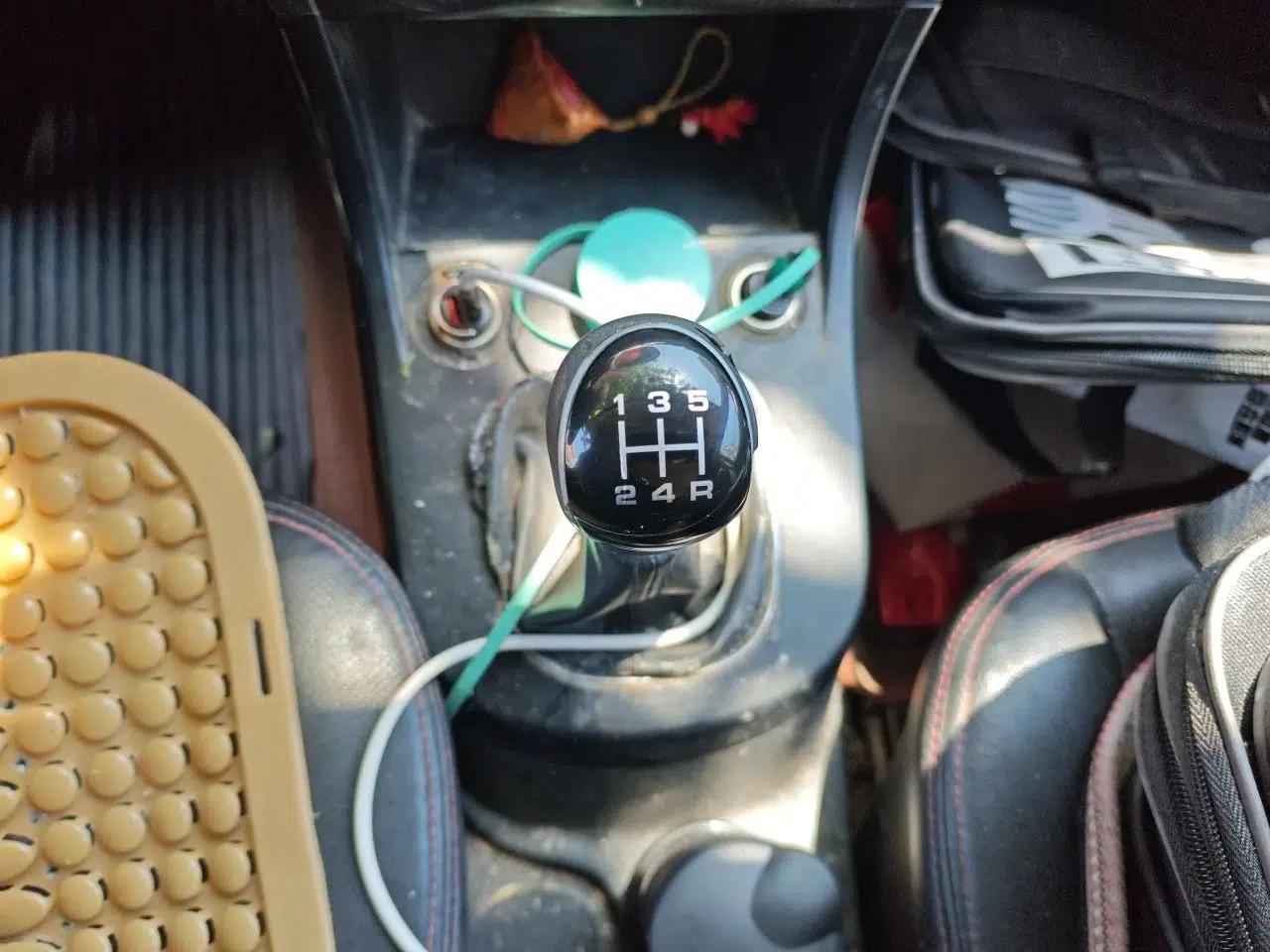 Dongfeng Fengon 360 2015 1.5L Manual Luxury 7-Seater China IV Standard — миниатюра 15