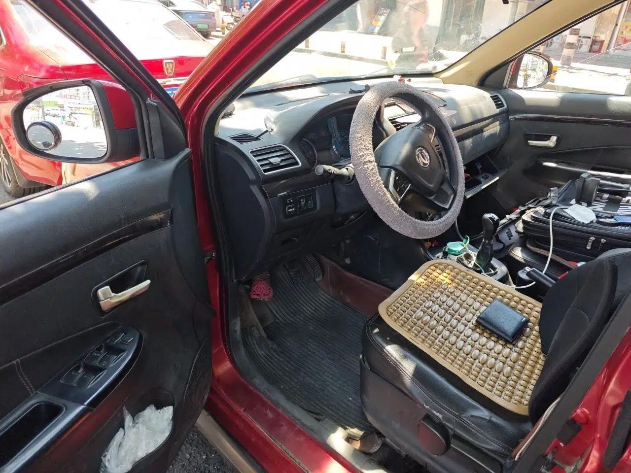 Dongfeng Fengon 360 2015 1.5L Manual Luxury 7-Seater China IV Standard — миниатюра 17
