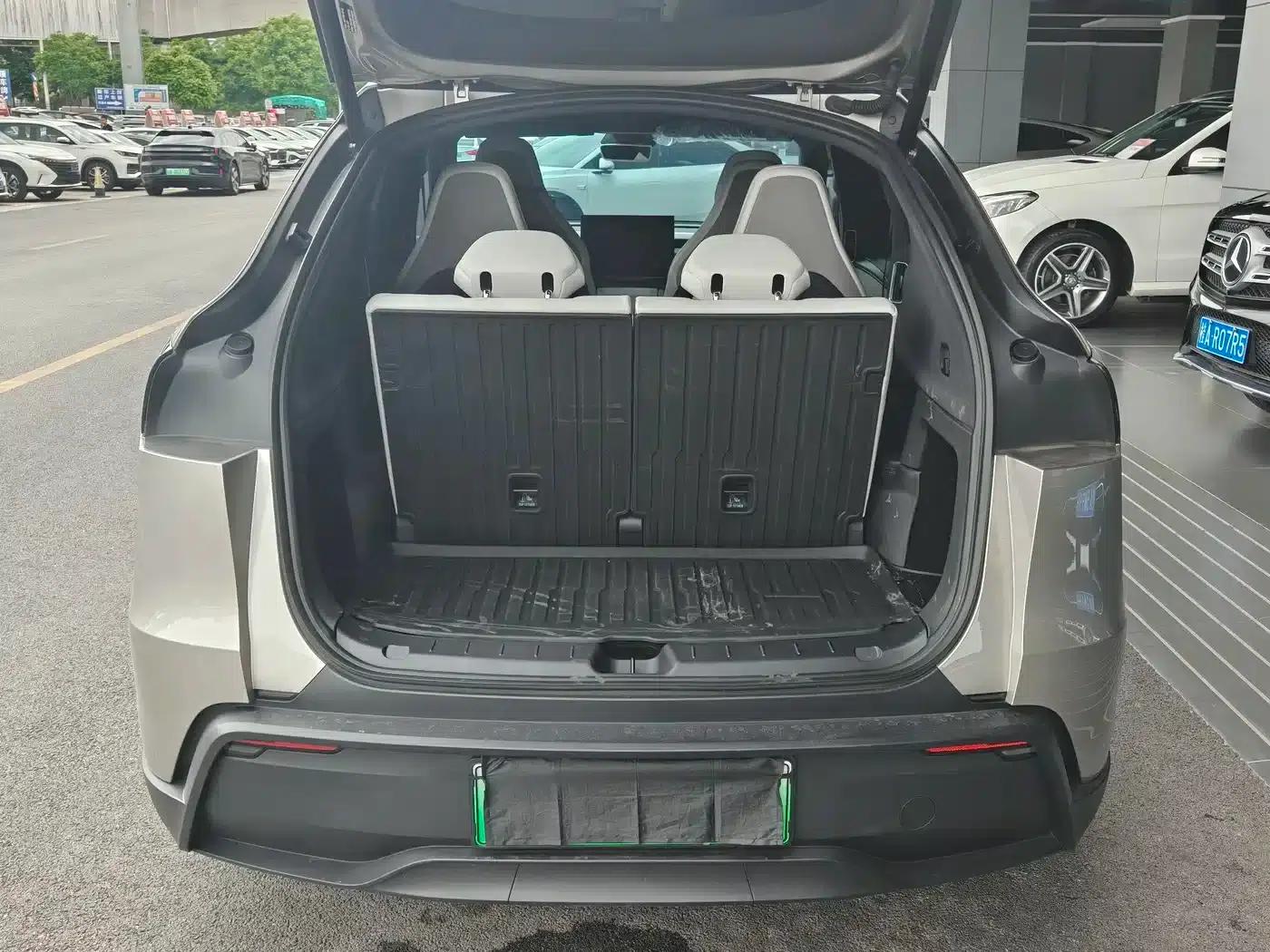 Model Y L 2025 Long Range All-Wheel Drive — миниатюра 11