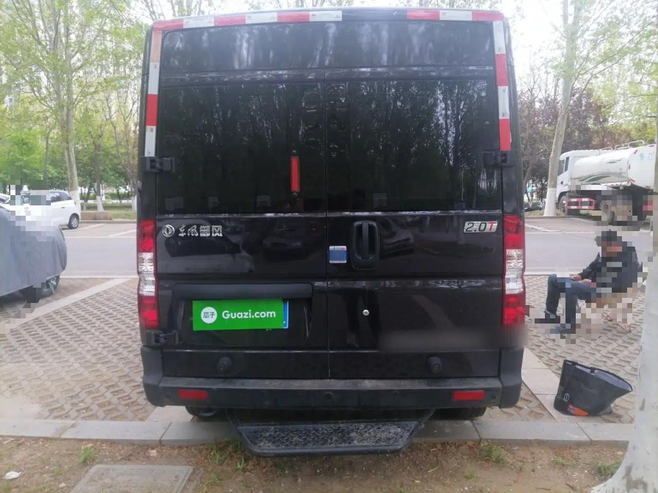 Dongfeng Yufeng 2023 V9+ 2.0T Manual Front-Wheel-Drive Multi-Function Mid-Roof Van with 7/8/9 Seats — миниатюра 5