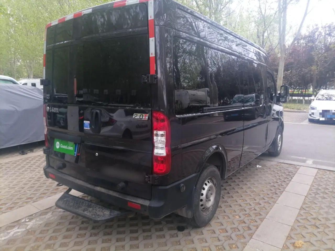 Dongfeng Yufeng 2023 V9+ 2.0T Manual Front-Wheel-Drive Multi-Function Mid-Roof Van with 7/8/9 Seats — миниатюра 6