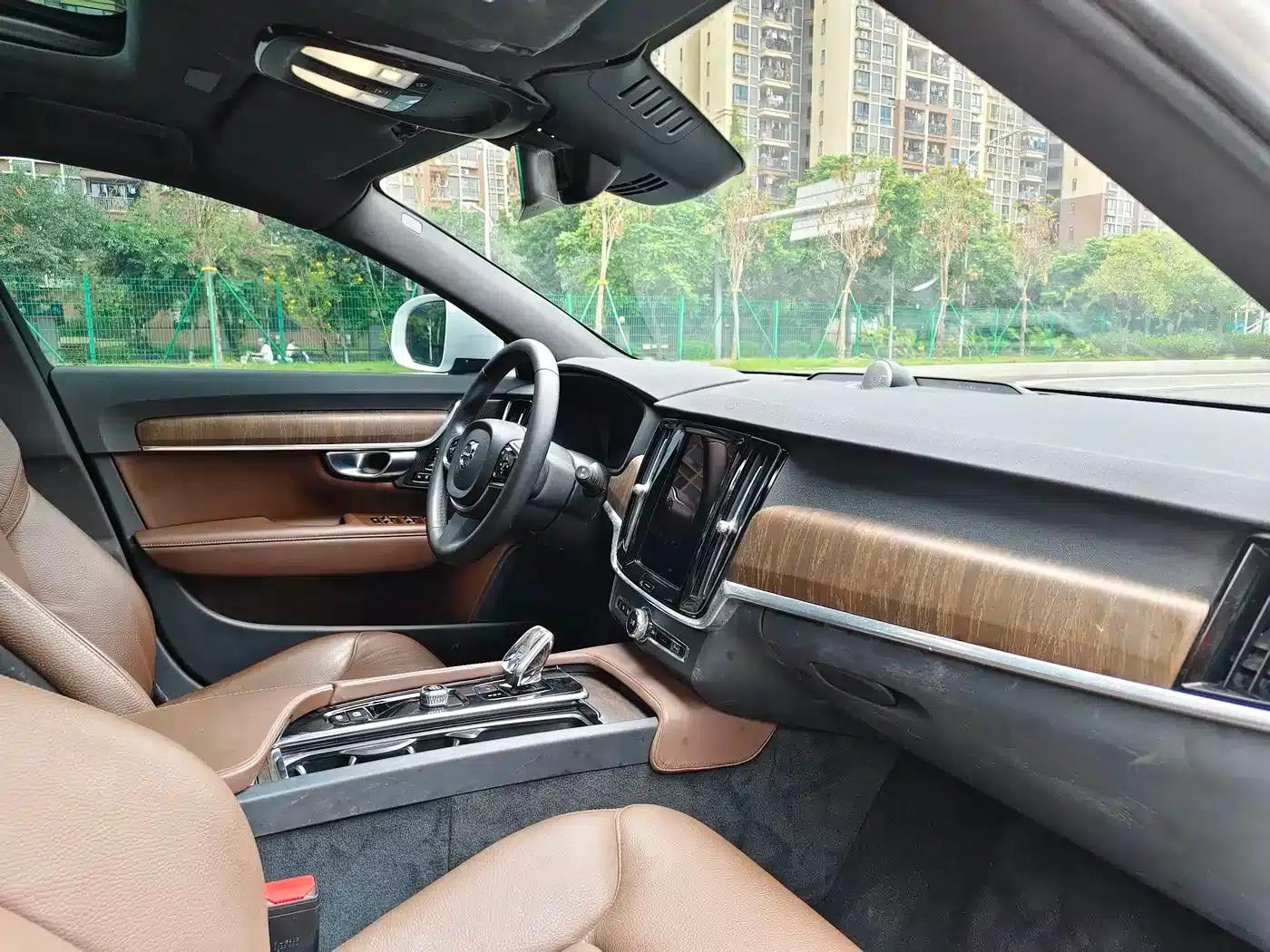 2023 Volvo V90 Cross Country B5 AWD Smart Edition — миниатюра 11