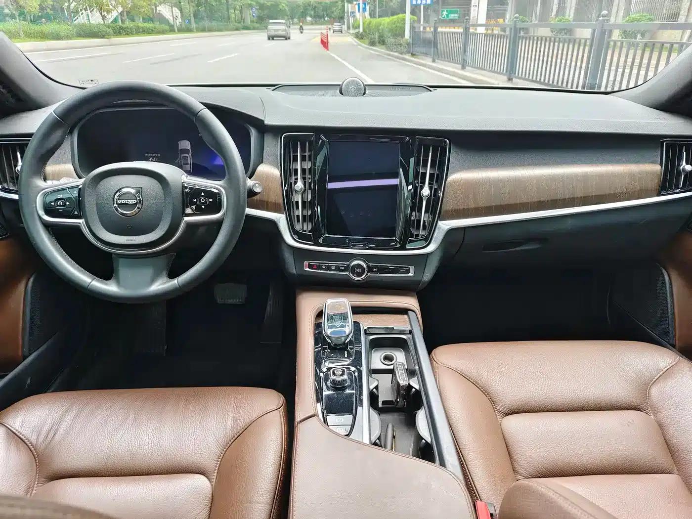2023 Volvo V90 Cross Country B5 AWD Smart Edition — миниатюра 8