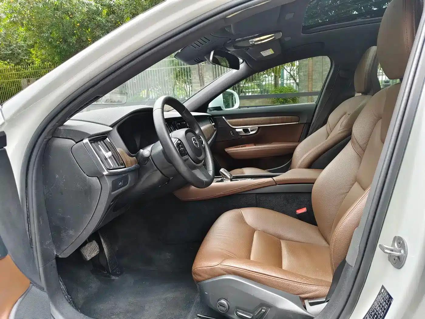 2023 Volvo V90 Cross Country B5 AWD Smart Edition — миниатюра 9