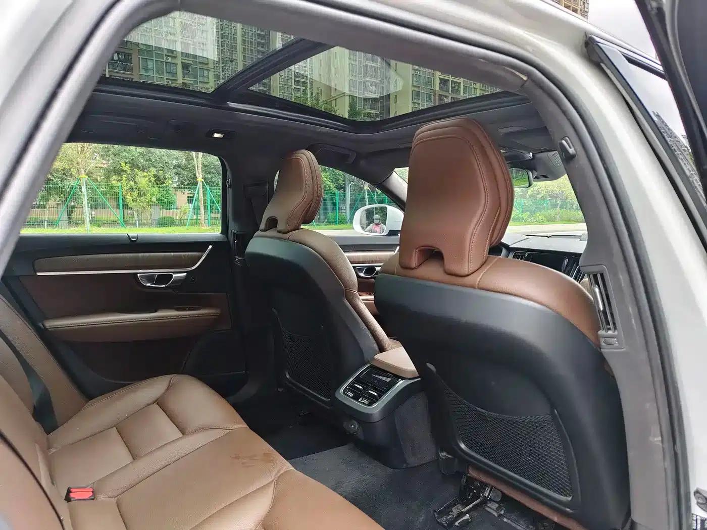 2023 Volvo V90 Cross Country B5 AWD Smart Edition — миниатюра 10