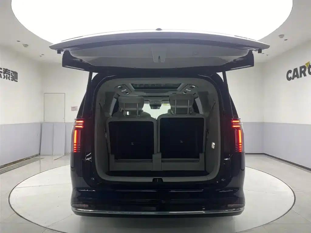 Volvo EM90 2025 Ultra 6-seater — миниатюра 28