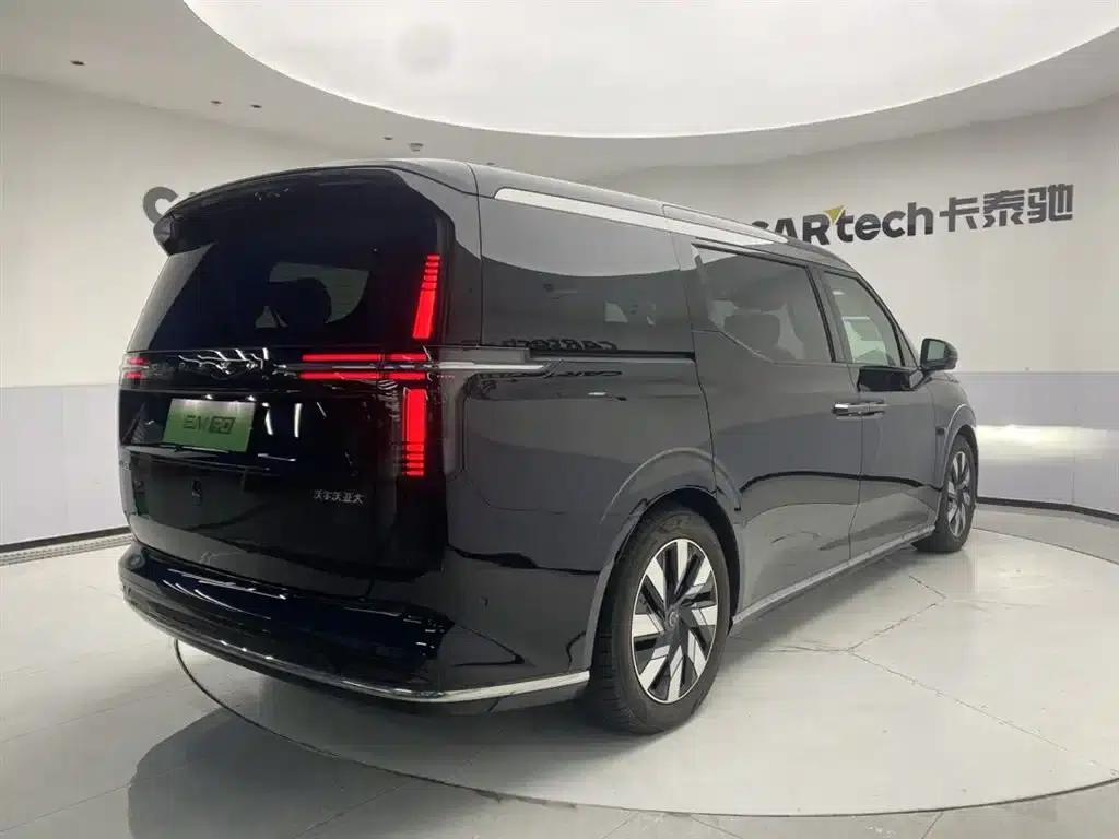 Volvo EM90 2025 Ultra 6-seater — миниатюра 5