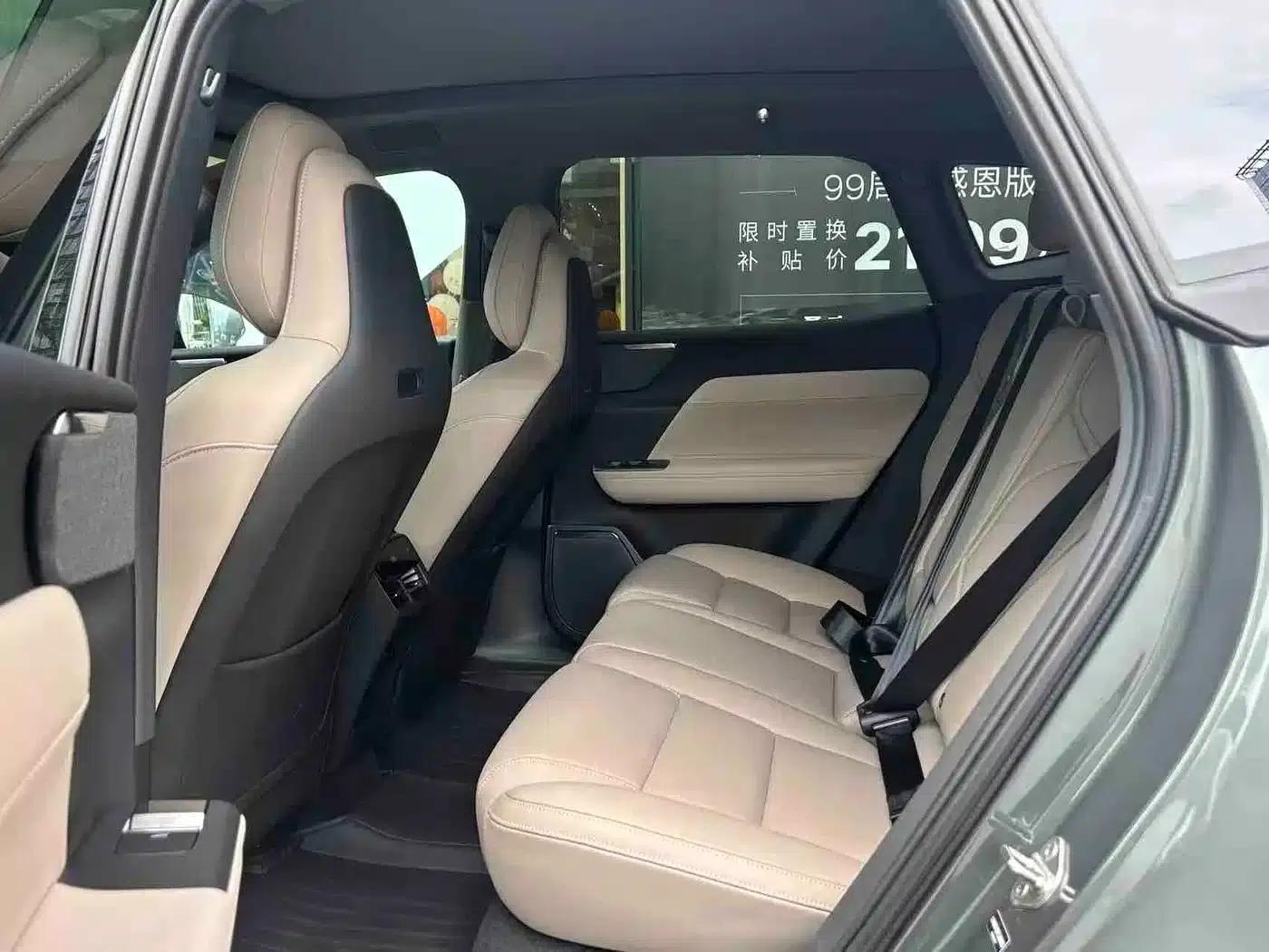 2026 Volvo XC70 Plug-in Hybrid, All-Wheel Drive, Ultra Range — миниатюра 6