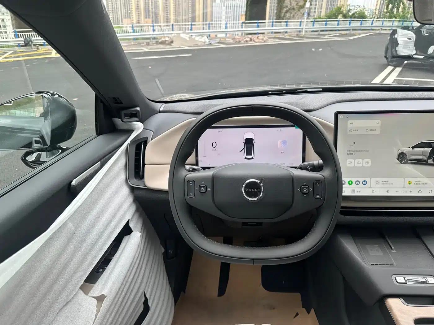 2026 Volvo XC70 Plug-in Hybrid (Two-Wheel Drive, Long Range, Core) — миниатюра 13