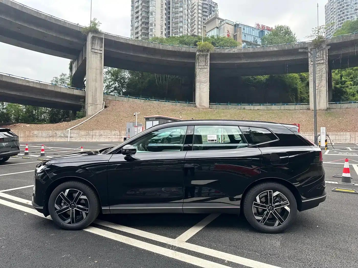 2026 Volvo XC70 Plug-in Hybrid (Two-Wheel Drive, Long Range, Core) — миниатюра 5