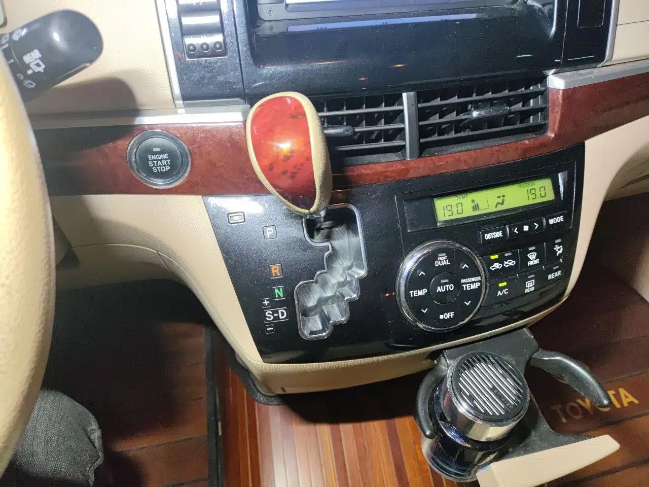 Toyota Previa  — миниатюра 15