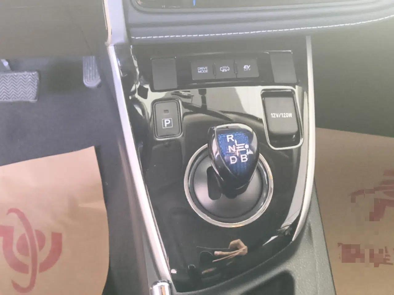 Toyota Corolla Hybrid E+ 2019 1.8L E-CVT Leading Edition — миниатюра 17