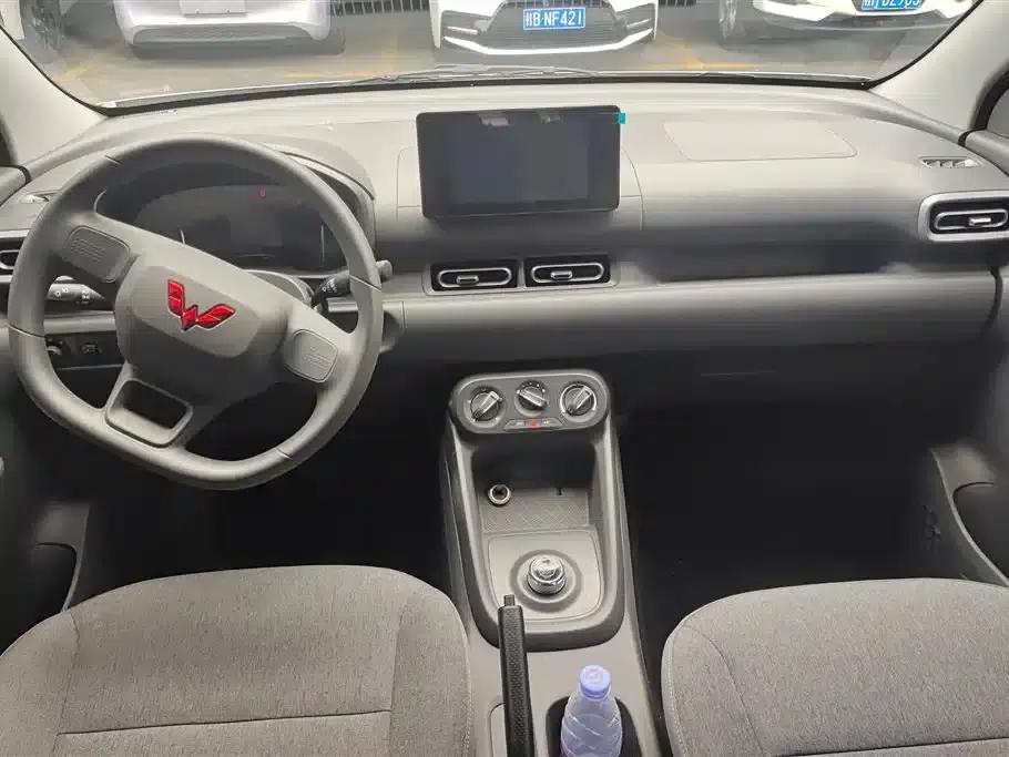 Wuling Hongguang New Energy 2025 Range-Extended Hybrid 50km Comfort Model — миниатюра 12