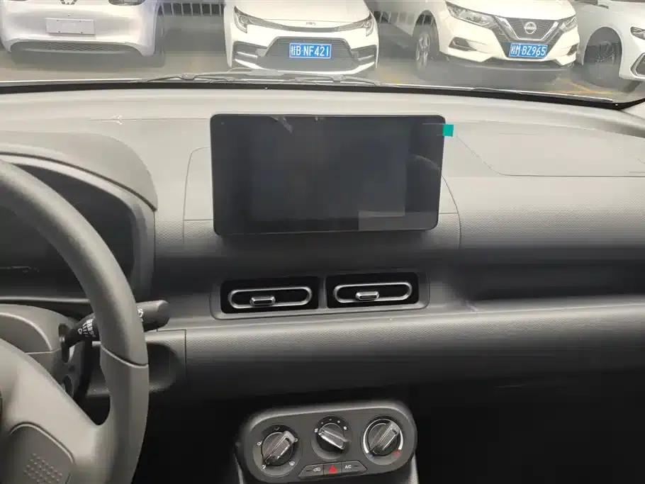 Wuling Hongguang New Energy 2025 Range-Extended Hybrid 50km Comfort Model — миниатюра 13