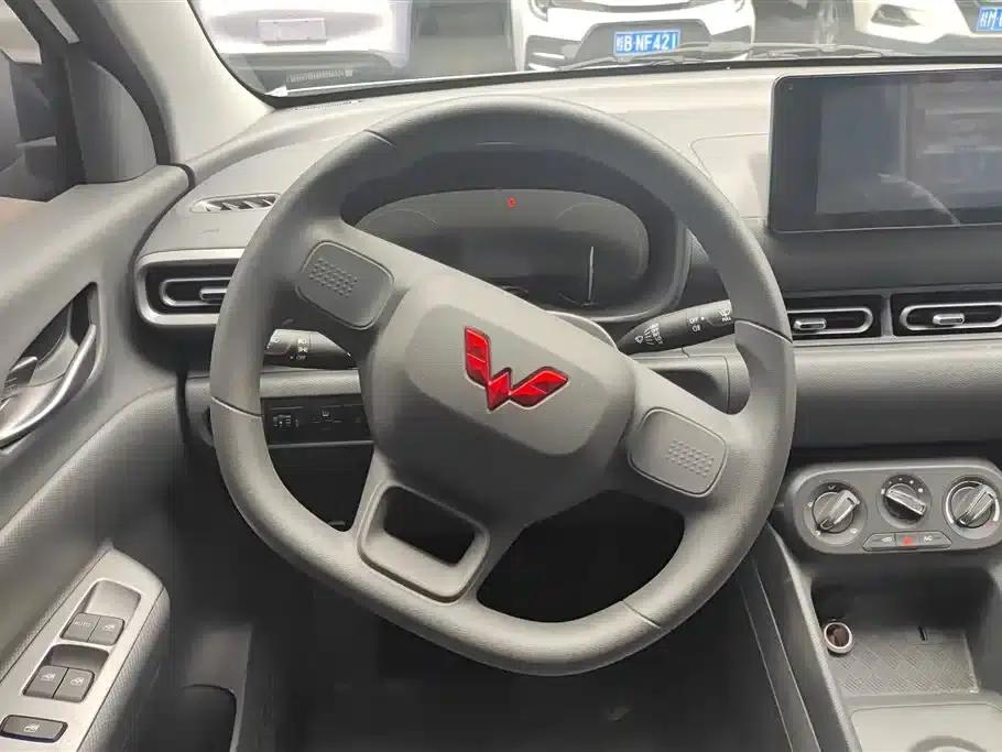 Wuling Hongguang New Energy 2025 Range-Extended Hybrid 50km Comfort Model — миниатюра 15