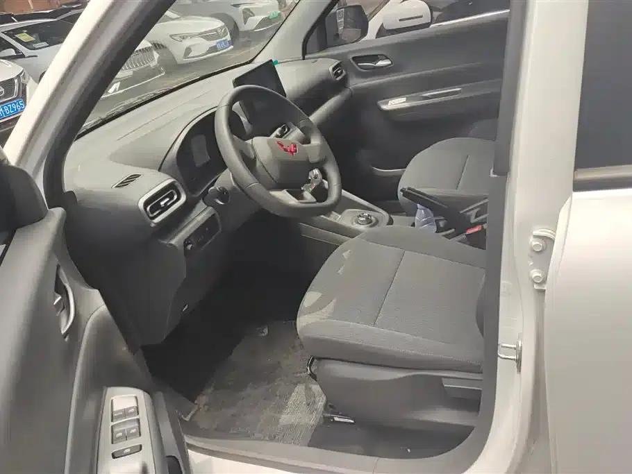 Wuling Hongguang New Energy 2025 Range-Extended Hybrid 50km Comfort Model — миниатюра 9