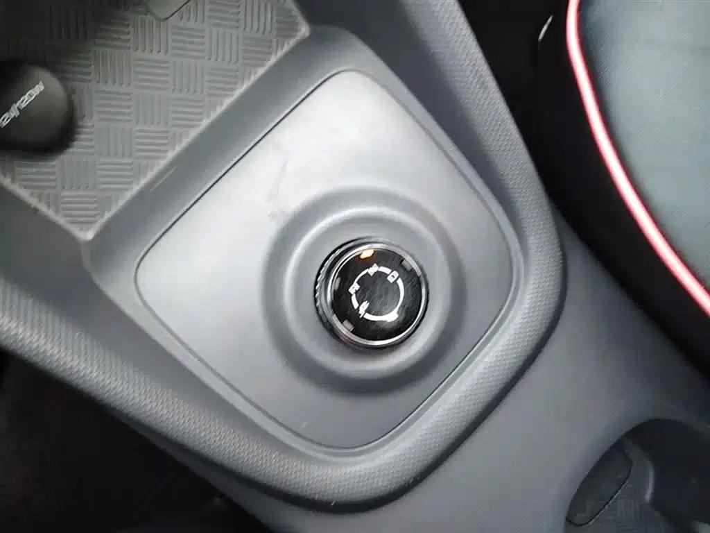 Wuling Hongguang New Energy 2024 Pure Electric Version 300KM Standard Edition — миниатюра 14